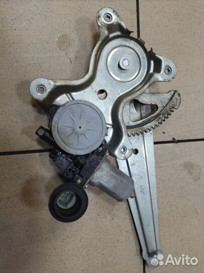 Стеклоподъемник задний правый Toyota Camry V40