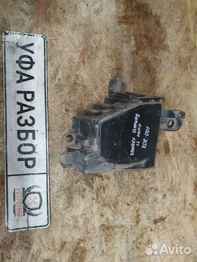 Корпус блока предохранителей подкапотный с дефекто