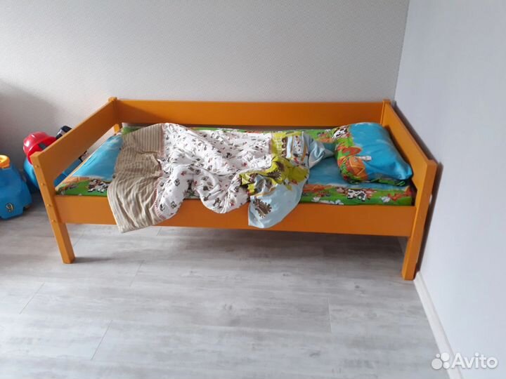 Детская кровать с матрасом