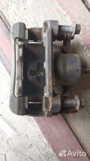 Суппорт передний Nissan X-Trail T31 / Qashqai J10