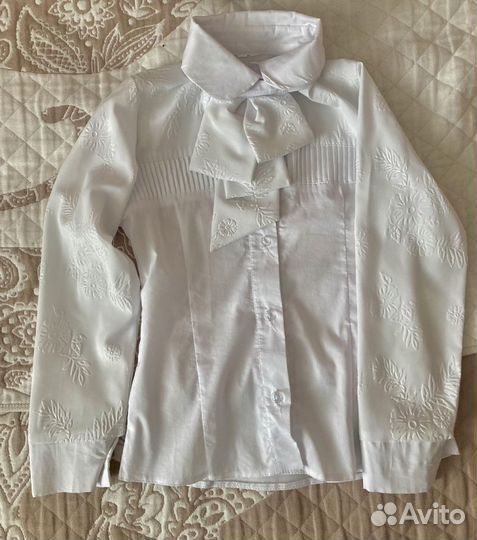Блузка белая