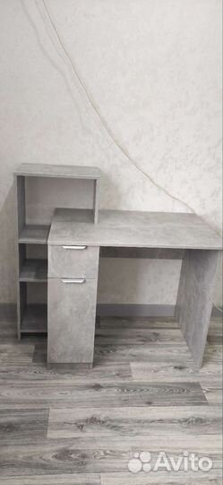 Письменный стол