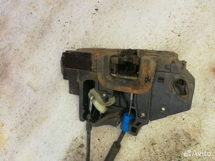 Замок двери Джили Эмгранд EC-7