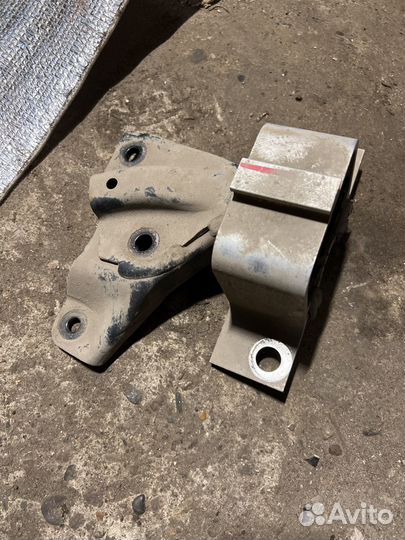 Подушка двигателя renault sandero sw 2012