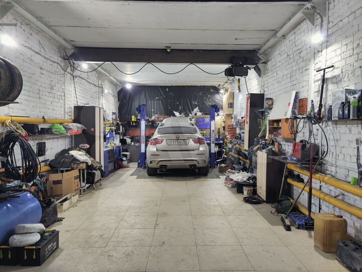 Гараж, > 30 м²