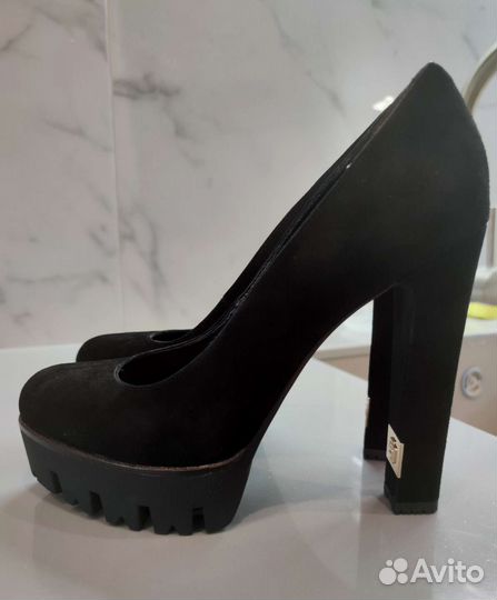 Туфли женские из натуральной замши