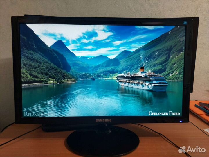 Монитор Samsung SyncMaster 23.6