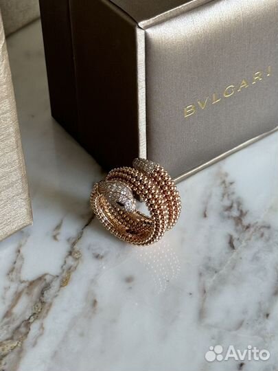 Кольцо bvlgari serpenti в розовом золоте 750