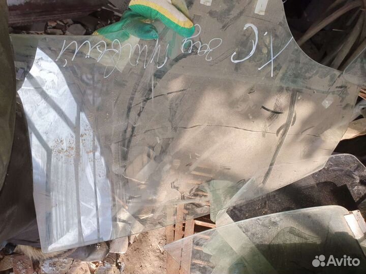 Боковое стекло на хундай солярис 2012г