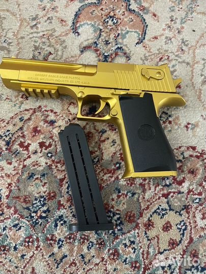 Пистолет desert eagle с гильзами
