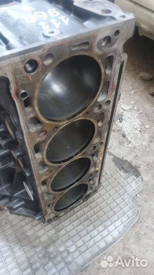 Блок двс Mercedes M111.960 1984-1993
