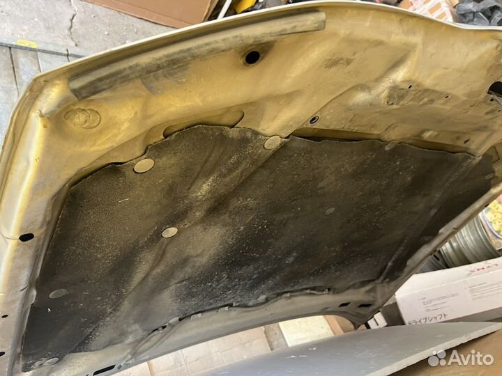 Капот mitsubishi carisma