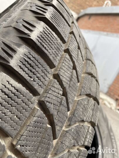 Bridgestone Blizzak WS-60 235/60 R16