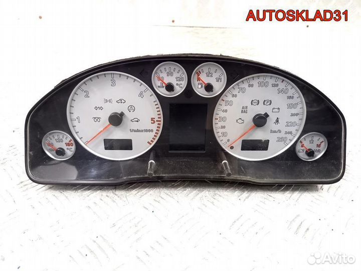 Панель приборов Audi A6 C5 2,5 4B0920935D дизель