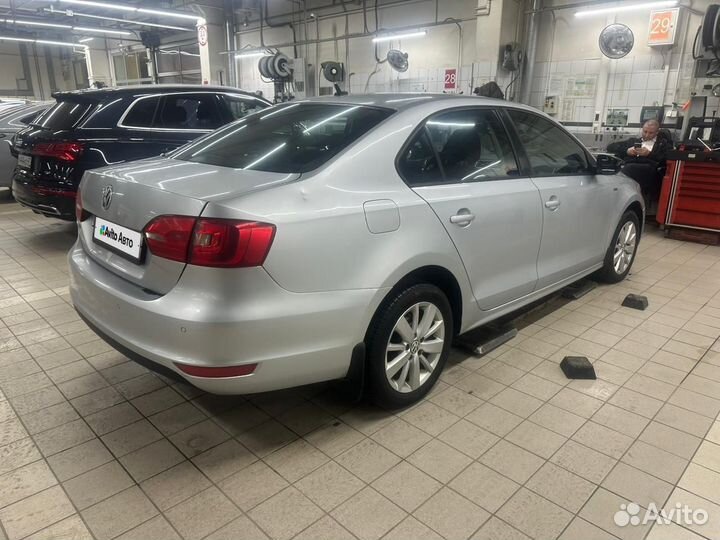 Volkswagen Jetta 1.6 AT, 2013, 100 000 км