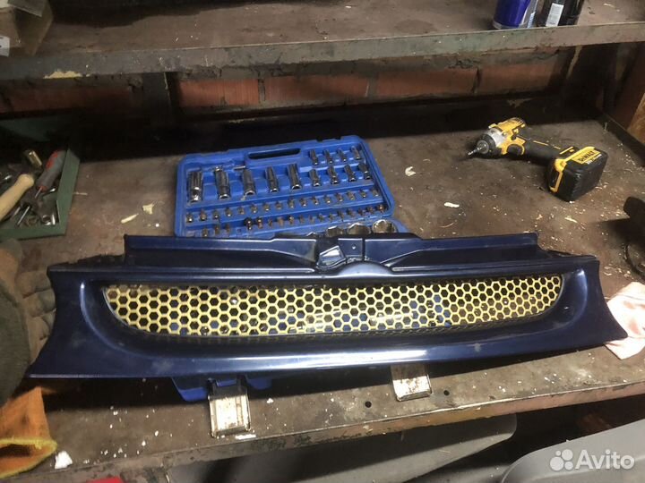 Решетка радиатока volkswagen golf 4