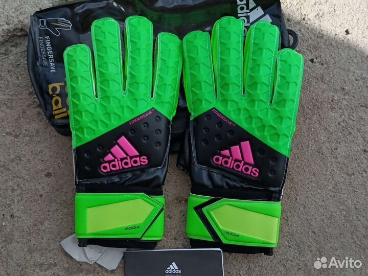 Вратарские перчатки adidas fingersave 10