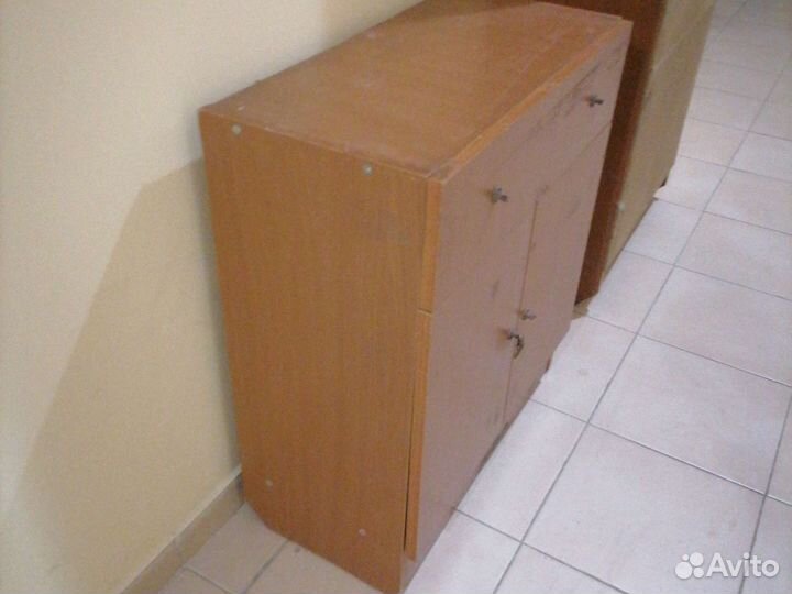 Тумбочка