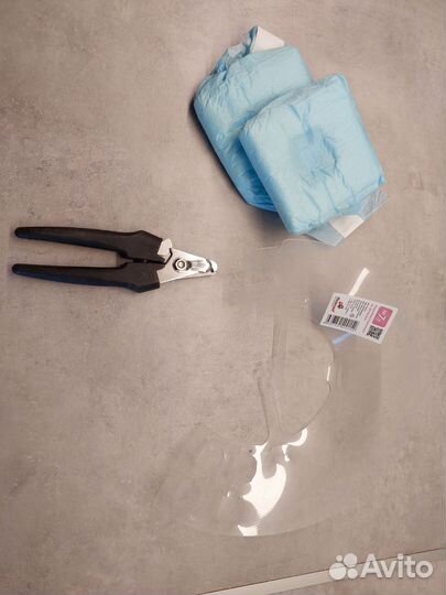 Рукавица, воротник, памперсы, когтерезка для кота