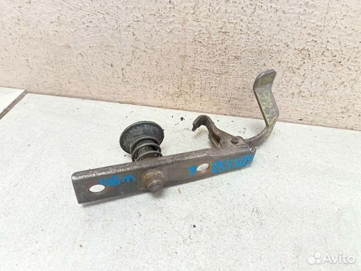 Замок капота Мерседес