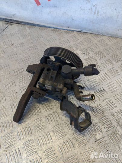 Насос гидроусилителя Nissan Pathfinder R51 4.0