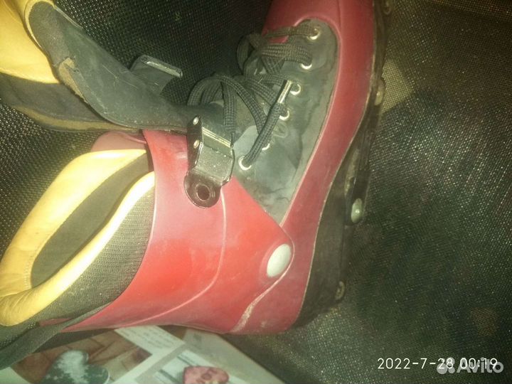 Роликовые ботинки