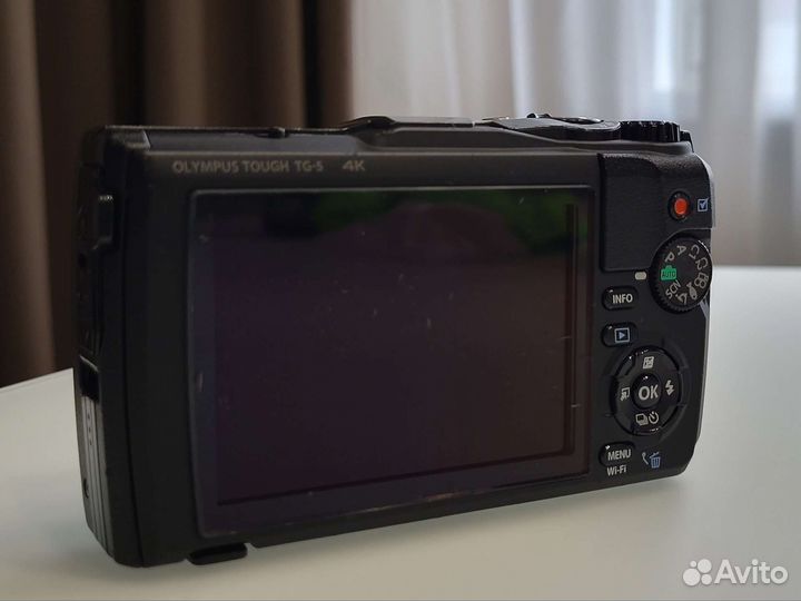 Камера Olympus Tough TG-5 4K