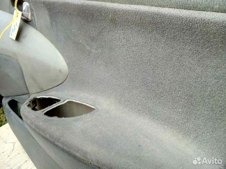 Nissan Primera P12 Обшивка двери передняя правая