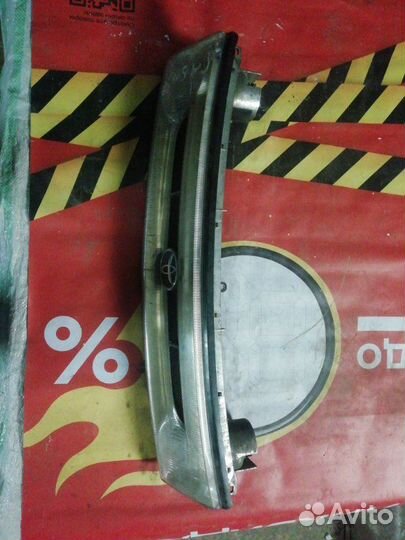 Решетка радиатора передняя Toyota Estima Lucida