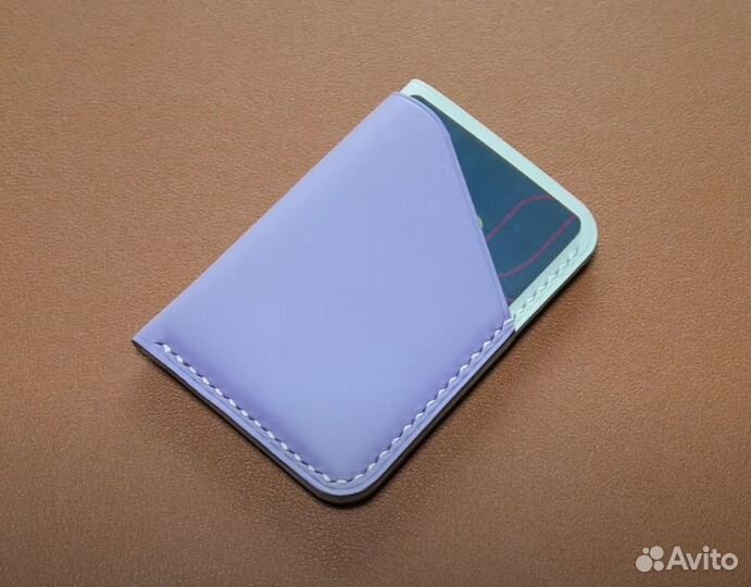 Обучение кожевенному ремеслу в мастерской