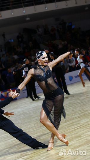 Пошив бальных платьев