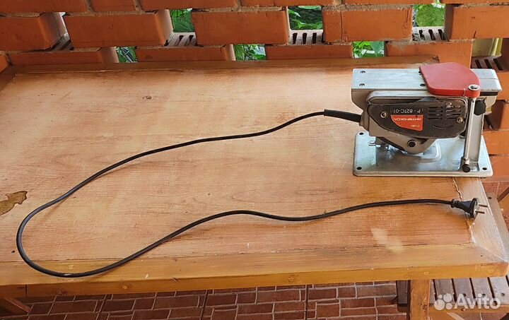 Рубанок электрический Интерскол