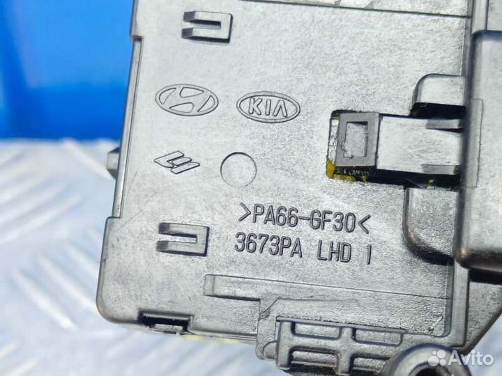 Переключатель подрулевой правый Hyundai Elantra HD