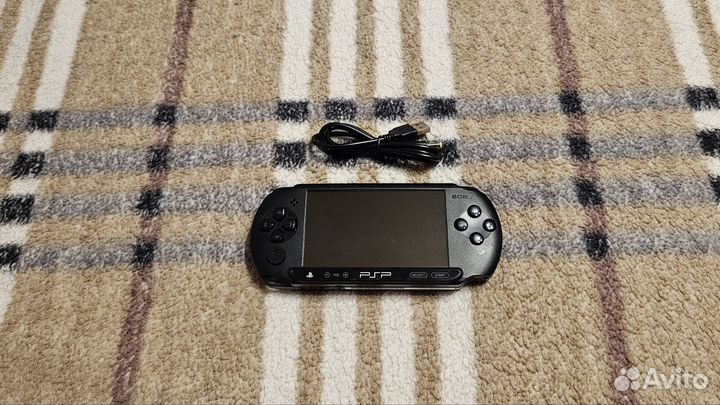 Sony PSP прошита, много игр