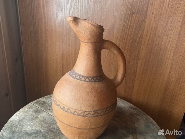 Глиняный кувшин