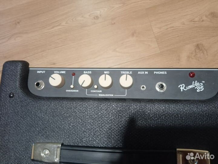 Басовый комбоусилитель fender rumble 25 combo (V3)