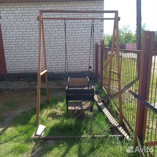 Детские качели металлические уличные