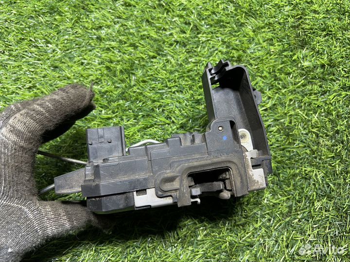 Замок двери Opel Astra-H