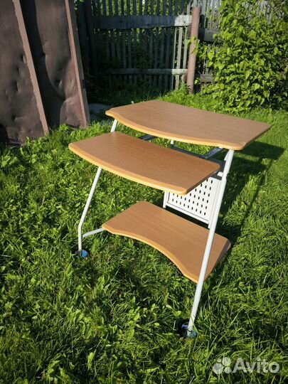 Стол компьютерный