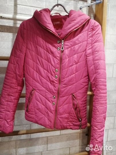Демисезонная женская куртка 42-44 размера