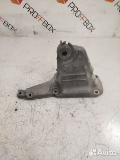 Кронштейн двигателя Mercedes S-Class W220 M113