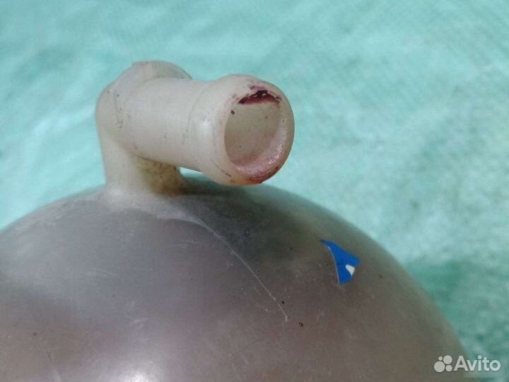 Расширительный бачок Volkswagen Vento