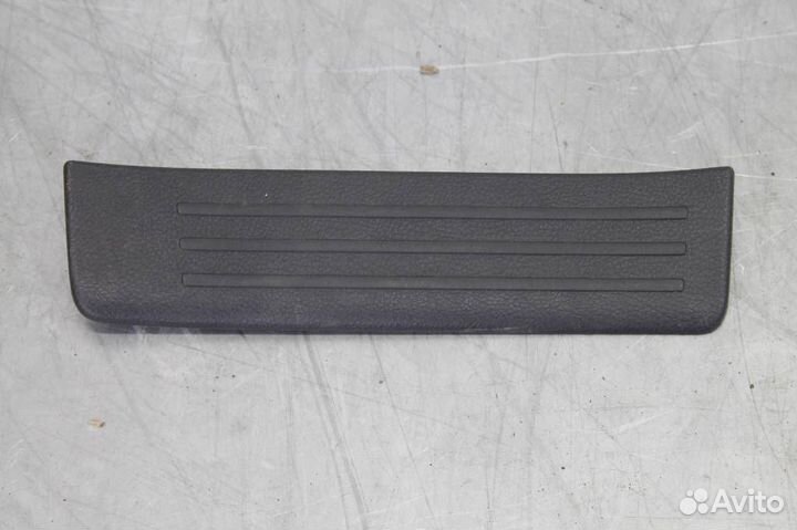 Накладка порога внутренняя задняя правая Mazda 3