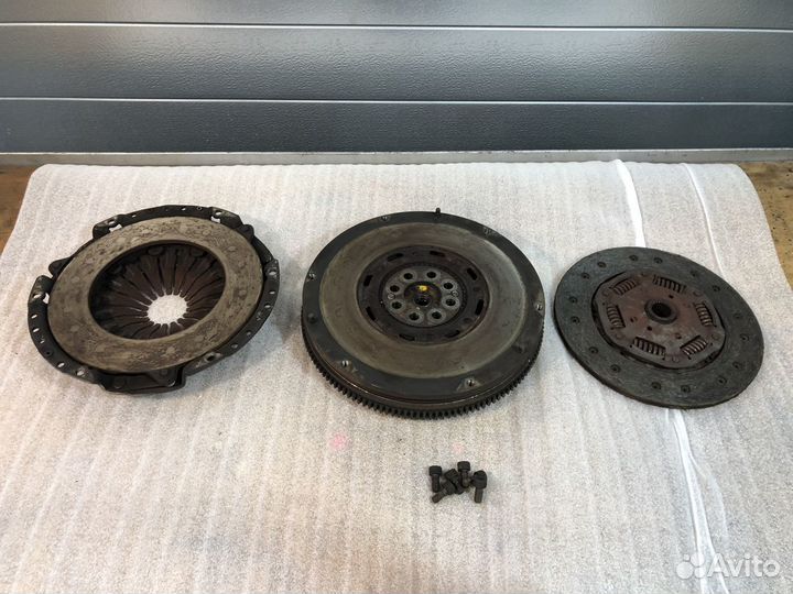 Маховик сцепления корзина на Audi A6 C4 2.5 TDI