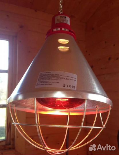 Инфракрасная лампа для обогрева домашней птицы