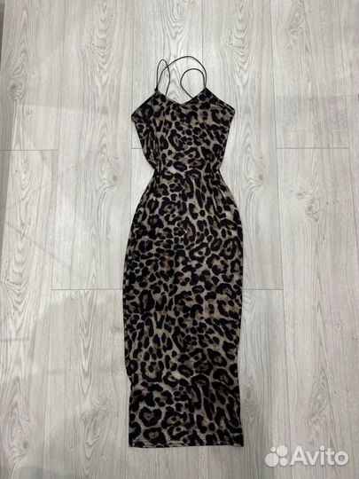 Платье леопардовое в пол с открытой спиной