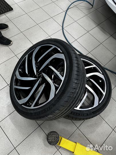 Кованые диски Zeekr R22 001/007/009/X
