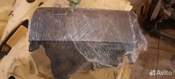 Вещевой ящик BMW F20