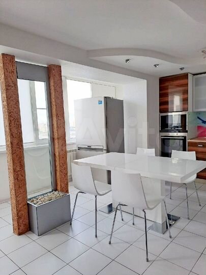 3-к. квартира, 100 м², 9/10 эт.