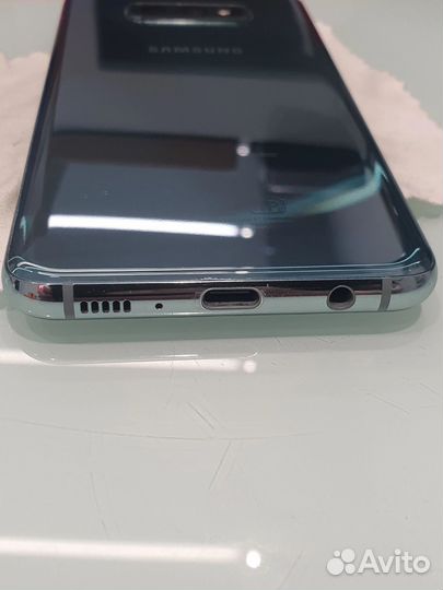 Samsung Galaxy S10e, 8/128 ГБ